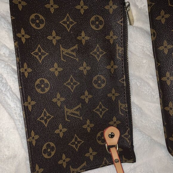 Louis Vuitton Wristlet Pouch - Picture 3 of 9